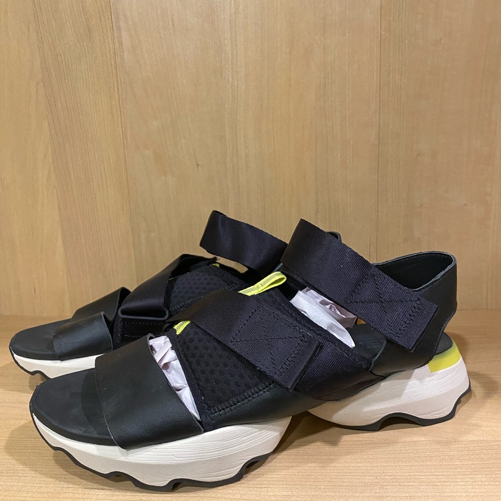 Sorel Kinetic Impact Black and Yellow Women's Sandals Size 12